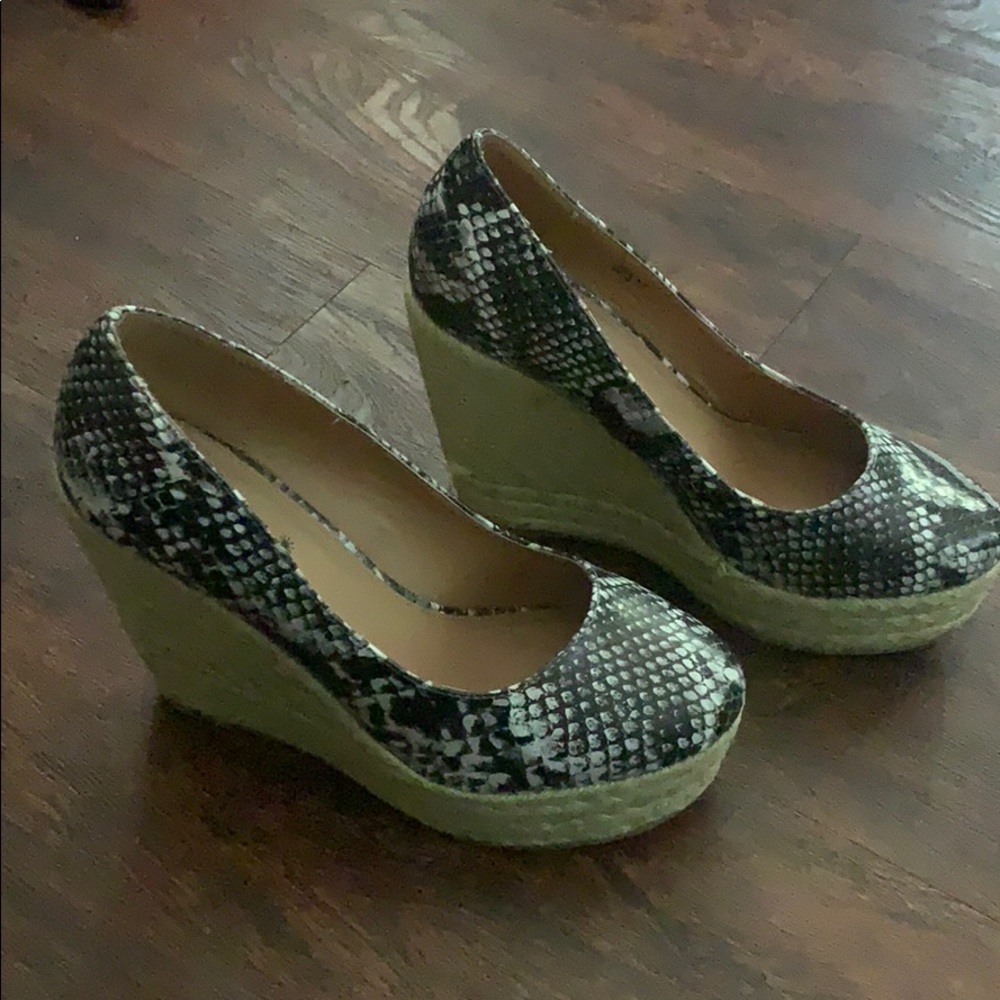 Shoe dazzle wedges.